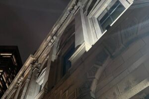 2-Hour Beacon Hill True Crime Expert Guided Tour - Stop by stop: the Beacon Hill back streets that do the storytelling