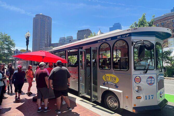 80-Minutes NON-STOP Trolley of Historic Boston and Freedom Trail - Getting on: where to meet at Atlantic Ave (and why frequent departures help)