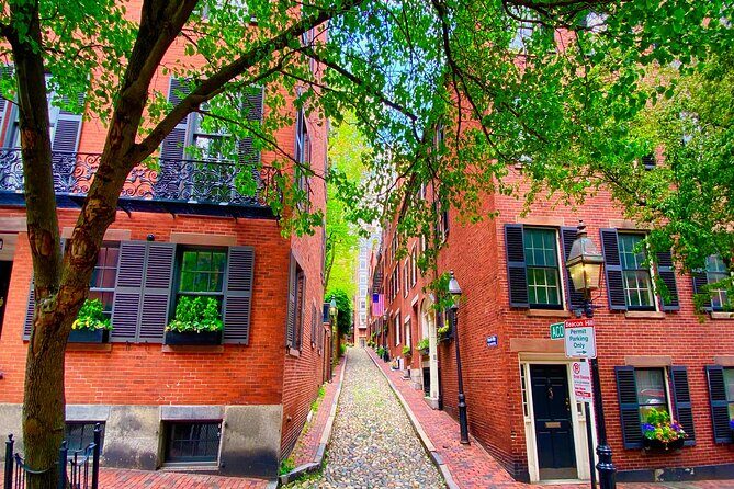 Beacon Hill + Back Bay History + Photo Walking Tour(SMALL Group) - Acorn Street: the 5-minute stop that pays off in a big way