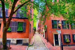 Beacon Hill Boston History + Photo Walking Tour (SMALL Group) - Stop 1: Beacon Hill’s streets, gas lamps, doors, and photo cues