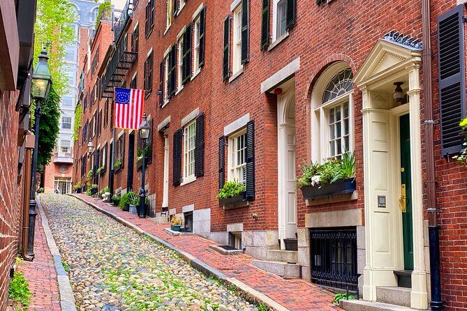 Beacon Hill Boston History + Photo Walking Tour (SMALL Group) - Stop 3: Louisburg Square’s ironwork and townhouse details