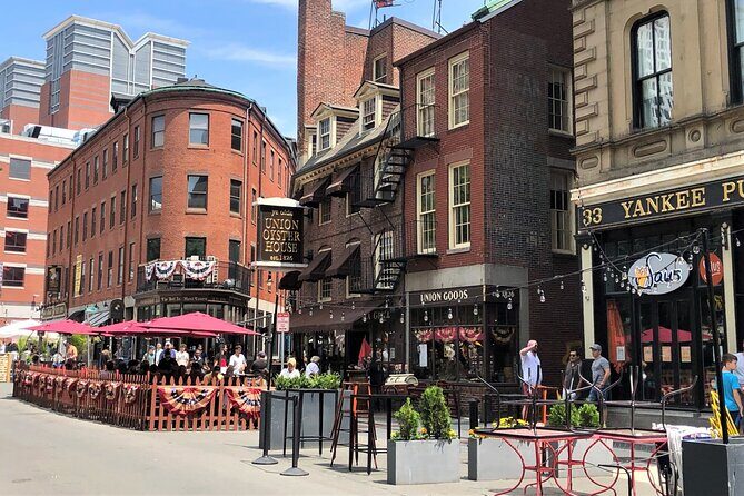 Best of Boston Combo: Harbor Cruise & VIP Freedom Trail - Old North Church VIP Access: The Bell Chamber Moment
