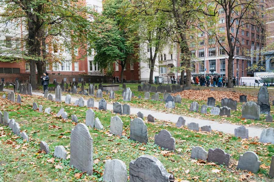 Boston: 2-Hour Historic Walking Tour - Beacon Hill: gaslights, cobblestones, and Louisburg Square vibes
