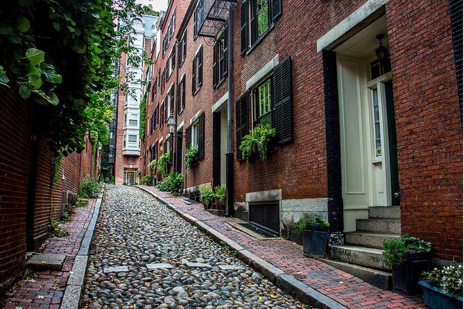 Boston and Cambridge Private Day Tour - Freedom Trail by Car: Boston Common to USS Constitution