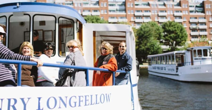 Boston: Charles River Sightseeing Cruise - The 70-Minute Charles River Route: the highlights come in waves
