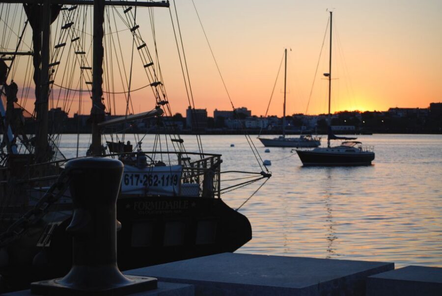 Boston: City Cruises Sunset Skyline Cruise with Commentary - Comfort, Weather, and What to Pack for 90 Minutes