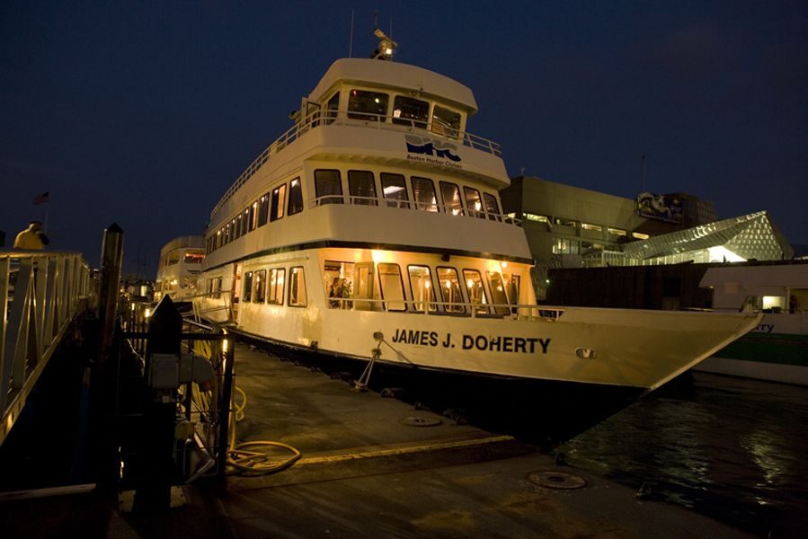Boston: City Cruises Sunset Skyline Cruise with Commentary - Logan Airport and East Boston Pass-By: The City’s Modern Edge