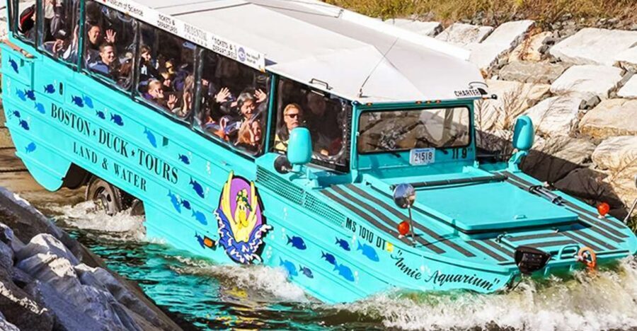 Boston Duck Tour: The Original and World-Famous - Guides, jokes, and the ConDUCKtors® style of storytelling