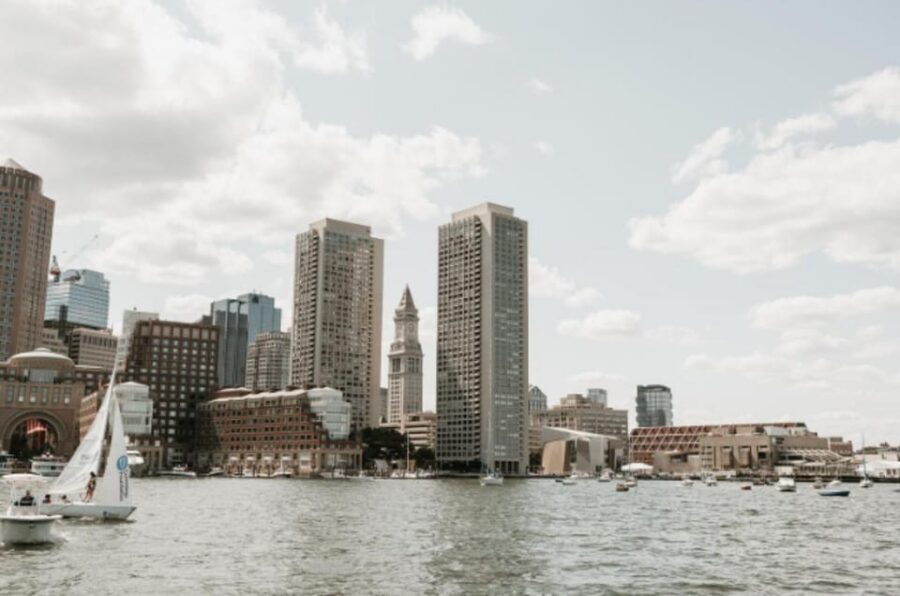Boston: Harbor and Charles River Architecture Boat Tour - Charles River Locks: the timing factor you can’t control