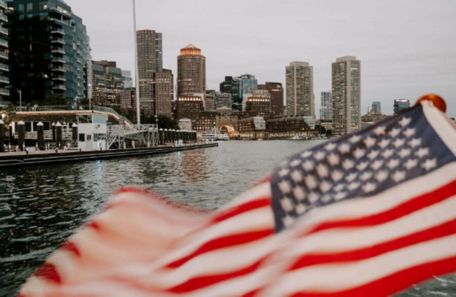 Boston: Harbor and Charles River Architecture Boat Tour - Comfort, rules, and weather: rain or shine