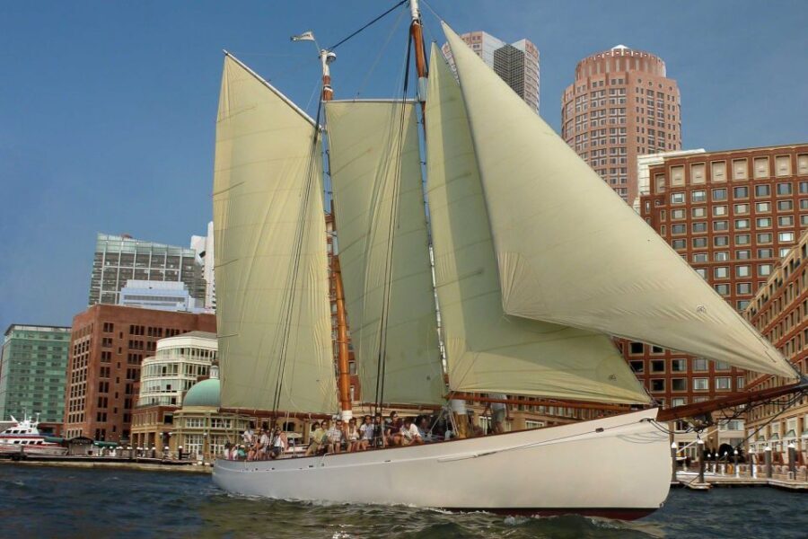 Boston: Harbor Champagne Sunset Sail from Rowes Wharf - Rowes Wharf check-in: where you’ll start and how to stay on time