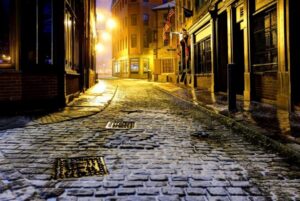 Boston: Haunted Pub Crawl of Historic Pubs and Taverns - Starting at Faneuil Hall: How to Find the Samuel Adams Statue