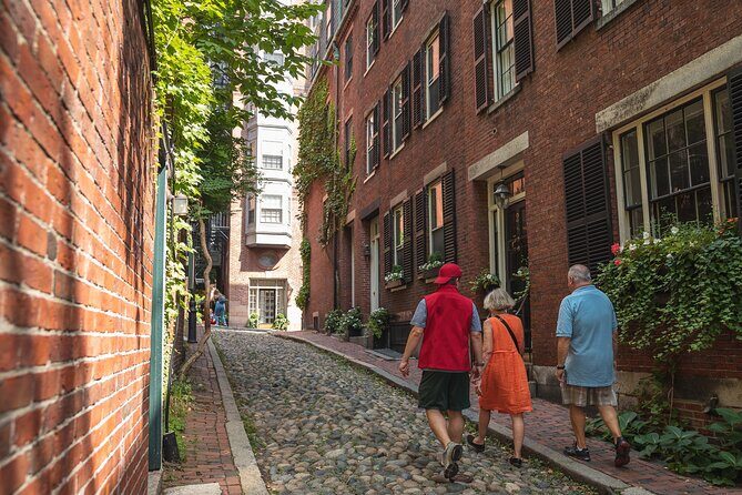 Boston History and Freedom Trail Private Walking Tour - Boston Tea Party Start: The Building Where It Kicked Off