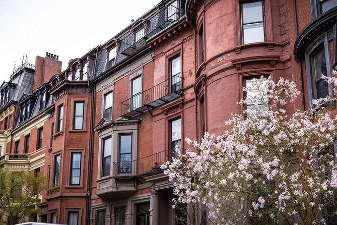 Boston History Tour: Scenic Walk Through Time & Landmarks - Massachusetts State House Dome and Granary Burying Ground
