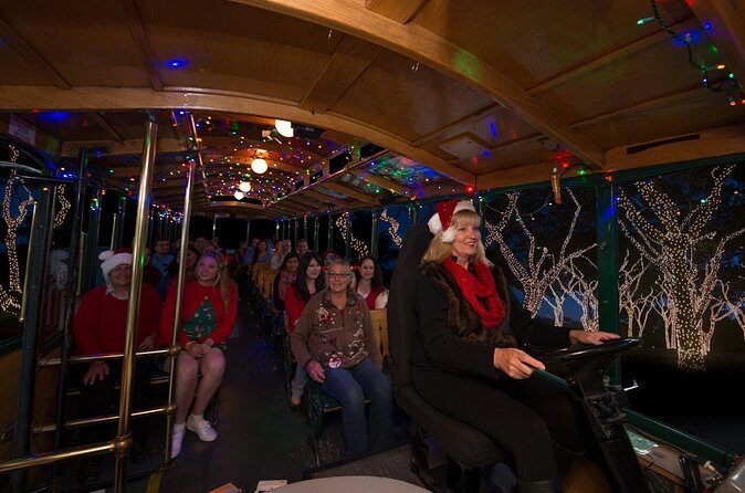 Boston Holiday Sights and Festive Nights Trolley Tour - Beacon Hill candlelit windows: where fog can steal your view