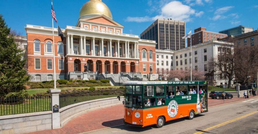 Boston: Hop-on Hop-off Old Town Trolley Tour - The Green Loop: Aquarium, North End, Charlestown, Beacon Hill, and Tea Party Land