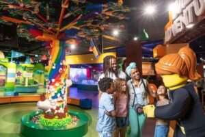 Boston: LEGO® Discovery Center Entry Ticket - Minifigure Creator and the Companion Trail: The Fastest Way to Start Playing