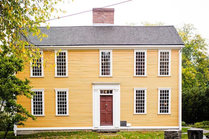 Boston Lexington and Concord Revolutionary War full day tour - South Boston and Dorchester Heights: Boston Before the Fights Turn Up