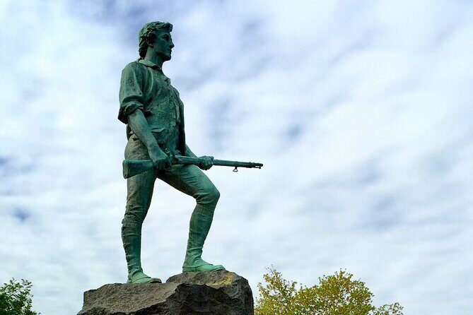 Boston Lexington and Concord Revolutionary War full day tour - Lexington Green: Where the First Shots Land in Your Feet