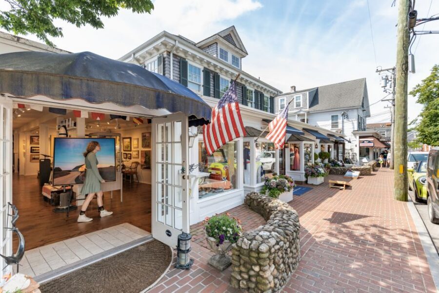 Boston: Martha's Vineyard Day Trip with Optional Island Tour - Oak Bluffs: Gingerbread Cottages and the Town That Looks Like a Storybook