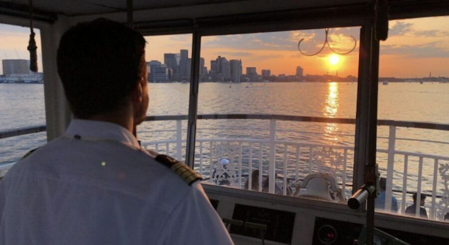 Boston: Scenic Moonlight Harbor Cruise - Why a Boston moonlight harbor cruise beats day tours