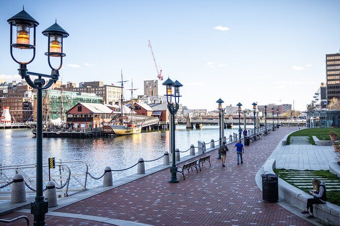 Boston Seafood & Freedom Trail Walking Tour - Boston Harborwalk and Long Wharf: your best harbor-photo blocks