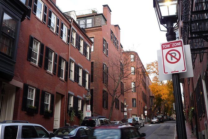Boston Sightseeing Tour - a fully-narrated driving tour - Bunker Hill: the hill, the siege, and the stubborn momentum