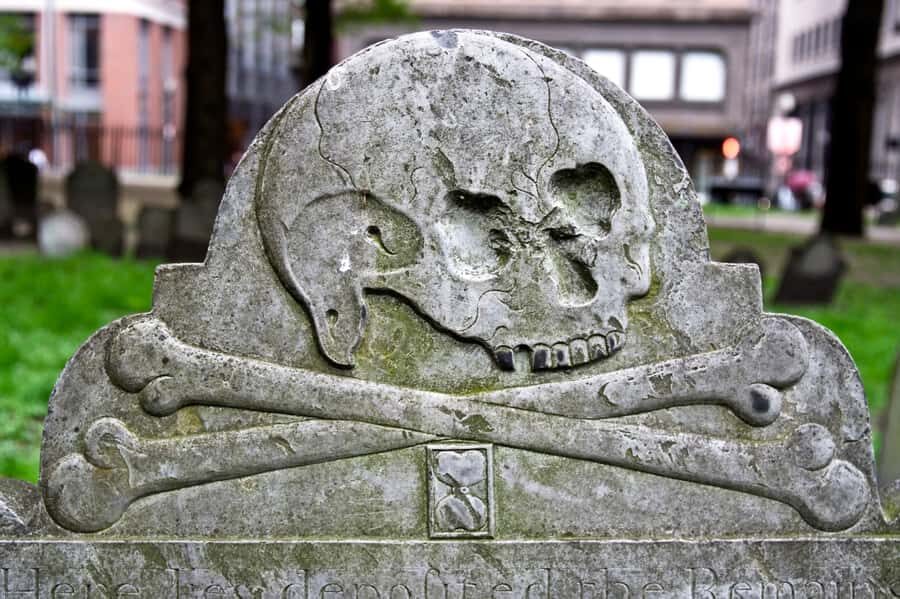 Boston: The Ghosts of Boston Tour - King’s Chapel Burying Ground: Old Stones, Real Atmosphere