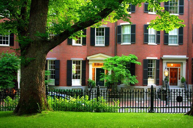 Boston: Underground Railroad History Tour of Beacon Hill - Meeting houses and civic power: Charles Street Meeting House and Charles Street