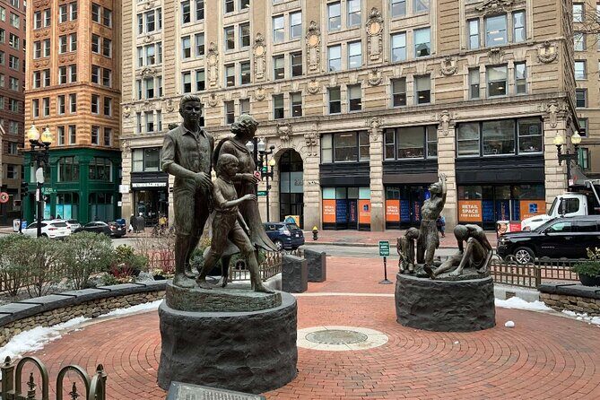 Boston's Freedom Trail: A Self-Guided Tour of All 16 Sites - Stop 1: Faneuil Hall—Samuel Adams’ old town meeting vibe