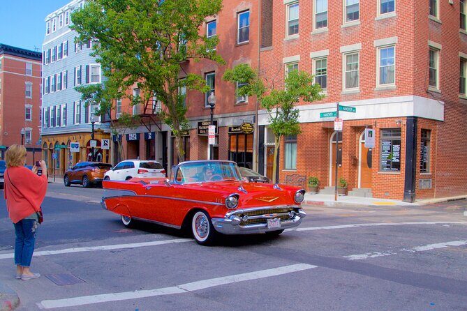 Boston's North End History + Photo Walking Tour (SMALL Group) - Skinny House and the North End’s oddball charm