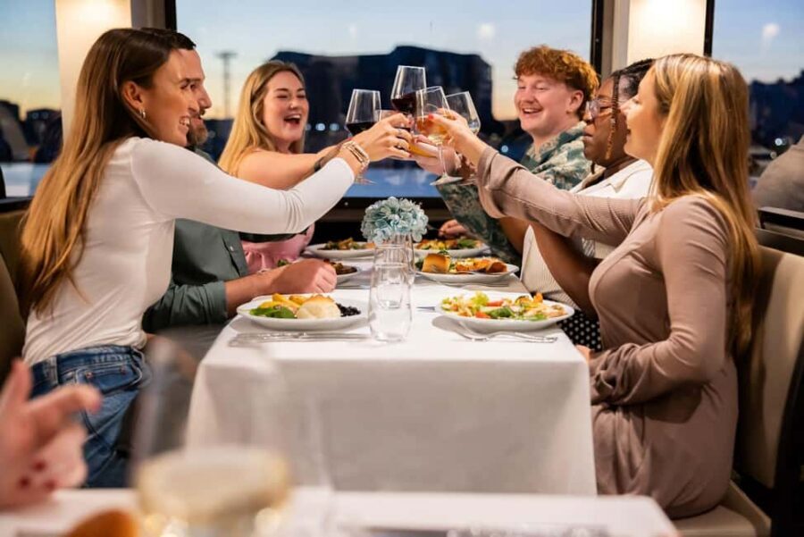 City Cruises Boston: Boston Harbor Lunch or Dinner Cruise - The meal experience: buffet lunch or dinner with a real onboard rhythm