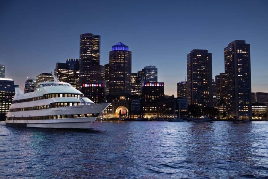 City Cruises Boston: Harbor Buffet Lunch or Dinner Cruise - The 2–3 Hour Route: USS Constitution, Zakim Bridge, Old North Church, Castle Island