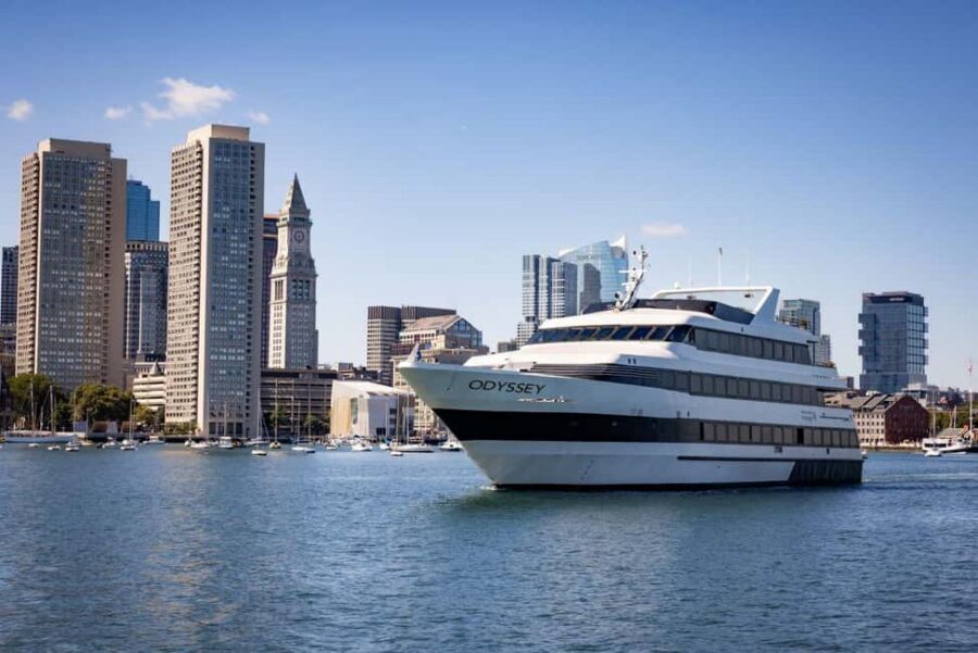 City Cruises Boston: Premier Brunch or Dinner Harbor Cruise - Brunch buffet or 3-course dinner: how the meal experience works