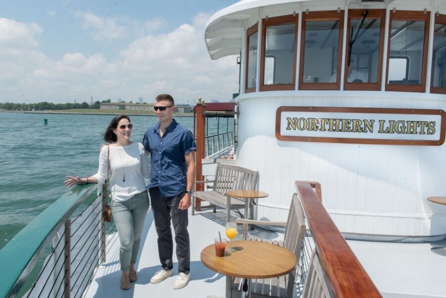 Downtown Boston Harbor Weekend Cruise with Brunch - The cruise loop: Boston Harbor islands, forts, and big-name ships