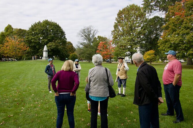 Lexington, MA Battle Green Walking Tour with Costumed Guide - The one-hour route: Minute Man to Buckman Tavern area