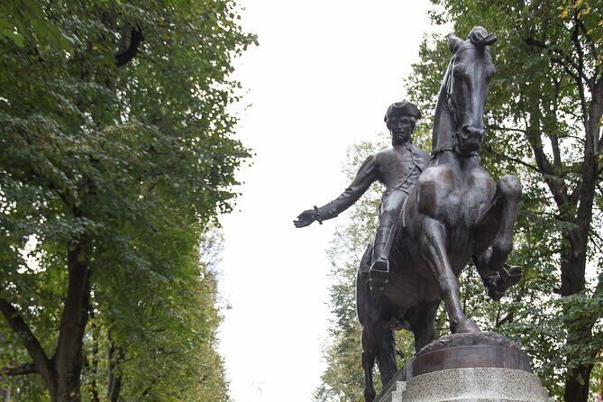 Pizza Beer and Paul Revere Tour - Paul Revere’s old stomping grounds, explained on foot