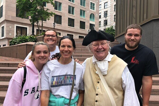 Private 1.5-Hour Freedom Trail Walking Tour with Costumed Guide - Bunker Hill Monument: when you want the full 16-site route