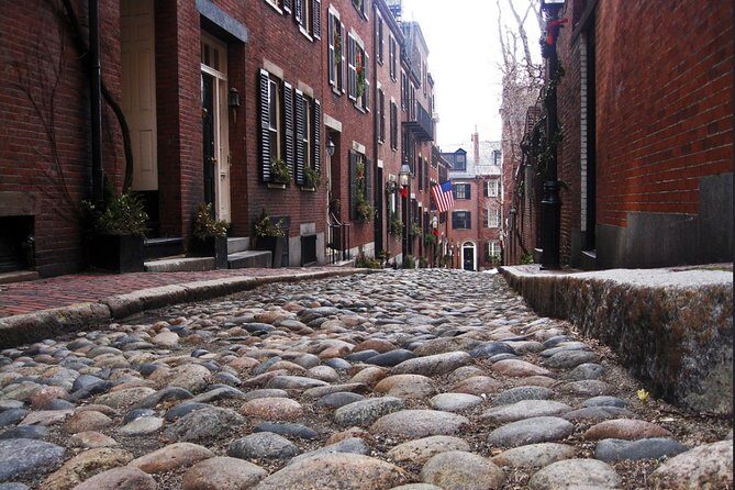 Private Walking tour of Boston's Freedom Trail and more! - Starting at 139 Tremont St: Meeting, Getting Oriented, and Ending in the North End