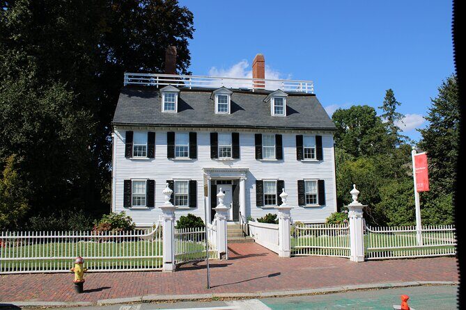 Small Group Day Trip to Salem and Hammond Castle from Boston - The Salem walk: What the short stops do well (and where you’ll feel the squeeze)