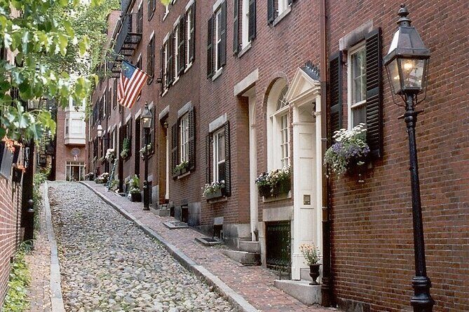 Walking Tour of Boston's Freedom Trail - Boston Town Crier Guides: How the Story Gets Told